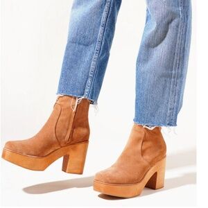 NEW- never worn-- Charlotte Stone PAZ Boots-  Camel suede (sz 8)